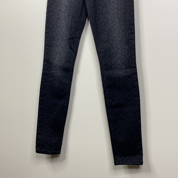 Level 99 NWT Black Leopard Ultra High Rise Skinny Jeans Women's Size 25 - Picture 5 of 9